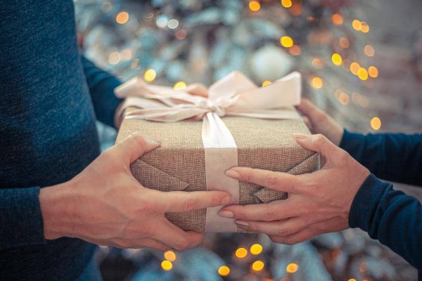 What are the actual advantages of using an Online Gift Registry?